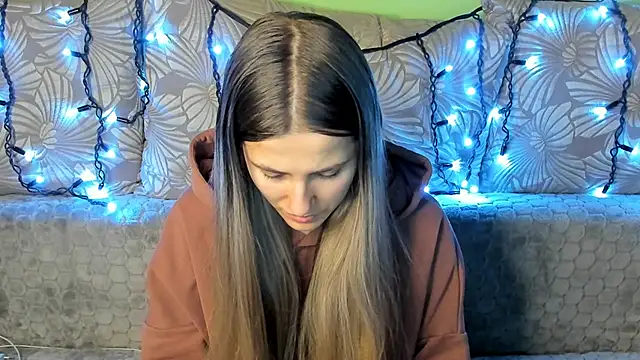 MaggieCake online show from December 2024 12:57:01 AM