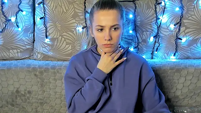 MaggieCake online show from January 2025 09:19:01 AM