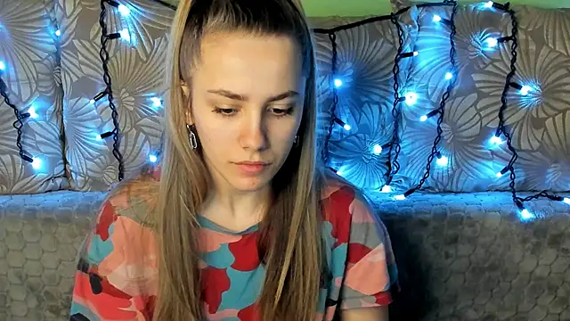 MaggieCake online show from January 2025 05:19:02 AM