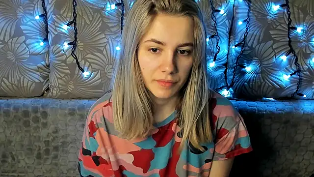 MaggieCake online show from March 2025 04:24:02 AM