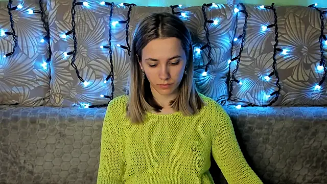 MaggieCake online show from March 2025 05:47:01 AM