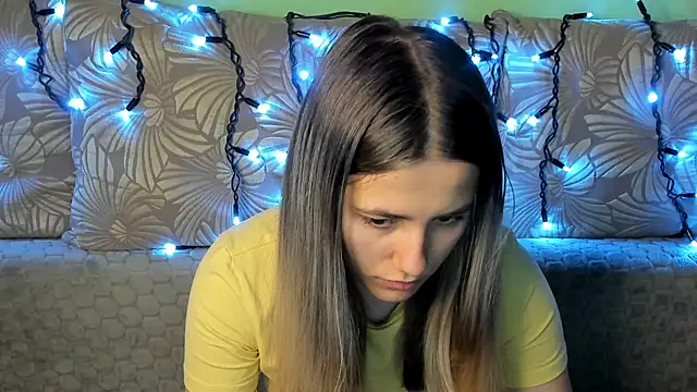 MaggieCake online show from November 2025 04:36:01 AM