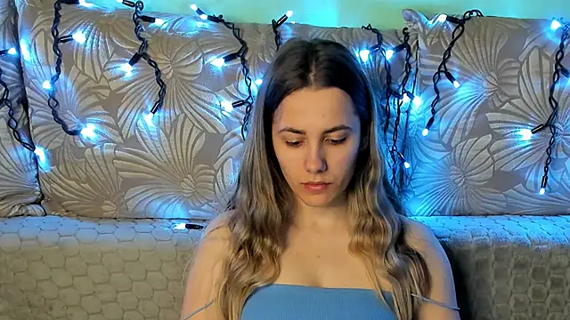 MaggieCake online show from January 2026 03:45:01 AM