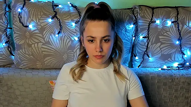 MaggieCake online show from March 2026 01:35:02 AM