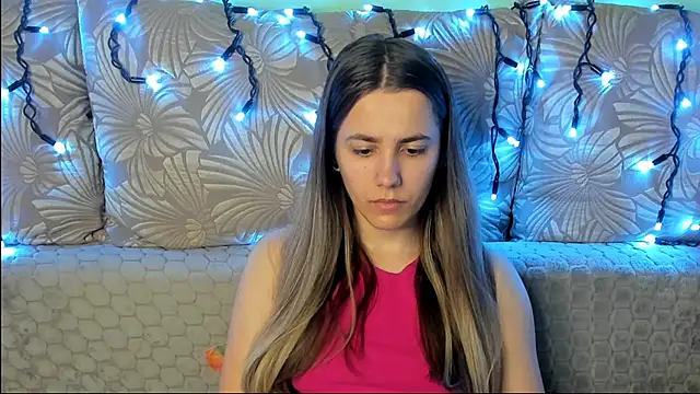 Snapshot of MaggieCake chatting on June 2026 04:46:02 AM MaggieCake online show from June 2026 04:46:02 AM