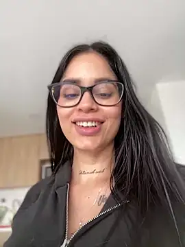 LaraHenao online show from March 2025 04:13:02 PM