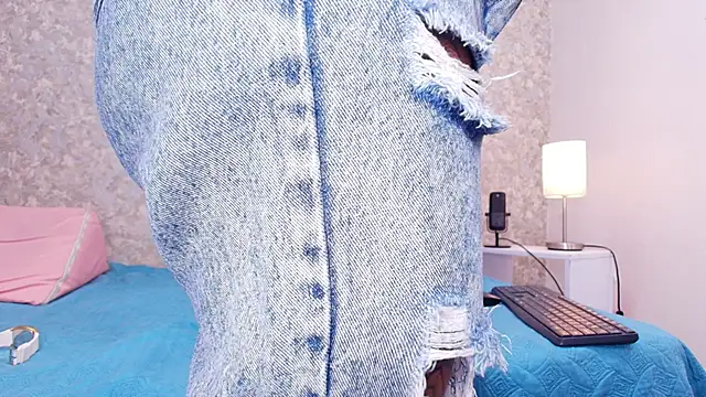 Snapshot of samanta_360 chatting on February 2025 12:00:01 PM samanta 360 online show from February 2025 12:00:01 PM