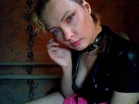 Snapshot of WildMissNiks chatting on October 2025 09:06:02 AM WildMissNiks online show from October 2025 09:06:02 AM