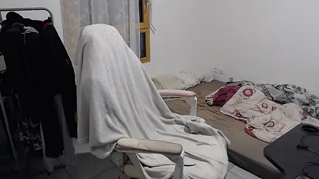 Snapshot of missthon0 chatting on November 2025 06:12:01 AM missthon0 online show from November 2025 06:12:01 AM