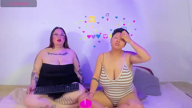 MiaYMolly online show from April 2026 06:19:01 AM