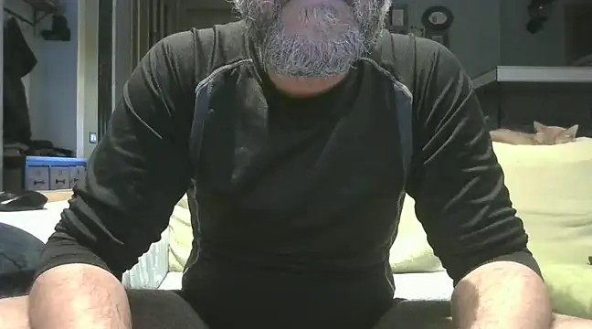 Snapshot of naked_bear chatting on December 2024 05:08:02 PM naked bear online show from December 2024 05:08:02 PM