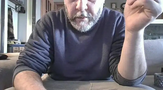 Snapshot of naked_bear chatting on January 2025 11:34:01 AM naked bear online show from January 2025 11:34:01 AM