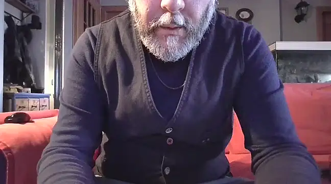 Snapshot of naked_bear chatting on February 2025 04:20:02 PM naked bear online show from February 2025 04:20:02 PM