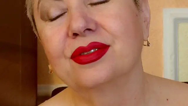 LadyPosh online show from September 2025 08:32:02 PM