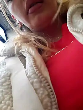 Snapshot of Dirtyfeelin chatting on January 2025 02:32:01 PM Dirtyfeelin online show from January 2025 02:32:01 PM