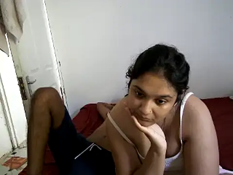 Snapshot of Indianbloom- chatting on February 2025 12:48:01 PM Indianbloom- online show from February 2025 12:48:01 PM