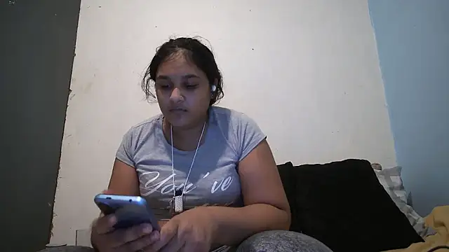 Snapshot of Indianbloom- chatting on October 2025 03:00:02 PM Indianbloom- online show from October 2025 03:00:02 PM