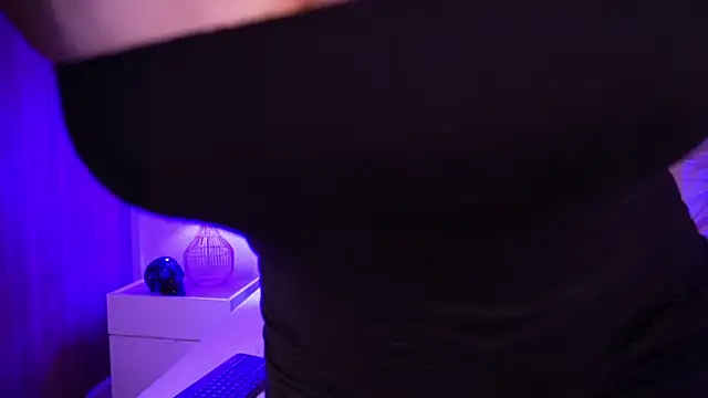 curvyliciousss online show from January 2025 08:46:02 PM