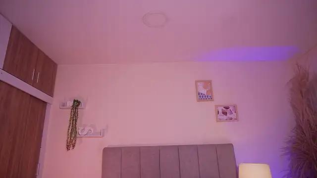 Snapshot of curvyliciousss chatting on February 2026 05:11:01 PM curvyliciousss online show from February 2026 05:11:01 PM