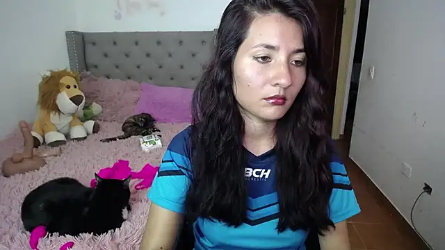 Snapshot of emily_honter chatting on November 2025 06:56:02 PM emily honter online show from November 2025 06:56:02 PM