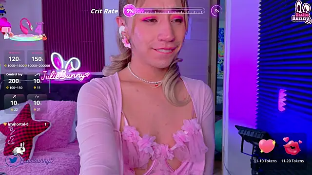 Snapshot of Littlebunny21 chatting on May 2026 07:33:01 PM Littlebunny21 online show from May 2026 07:33:01 PM