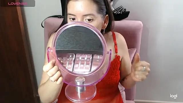 Snapshot of spicey_latina chatting on January 2025 05:07:02 PM spicey latina online show from January 2025 05:07:02 PM