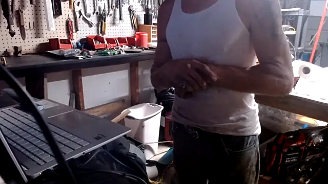 Snapshot of justinewe69 chatting on October 2025 09:39:02 PM justinewe69 online show from October 2025 09:39:02 PM