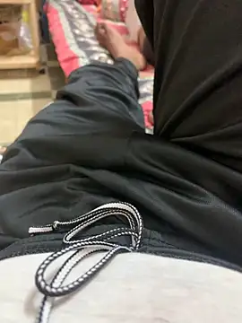 Snapshot of Rocky_1907 chatting on February 2025 09:13:02 PM Rocky 1907 online show from February 2025 09:13:02 PM