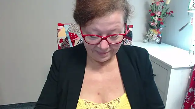 Snapshot of Adelewildx chatting on December 2024 04:32:02 AM Adelewildx online show from December 2024 04:32:02 AM