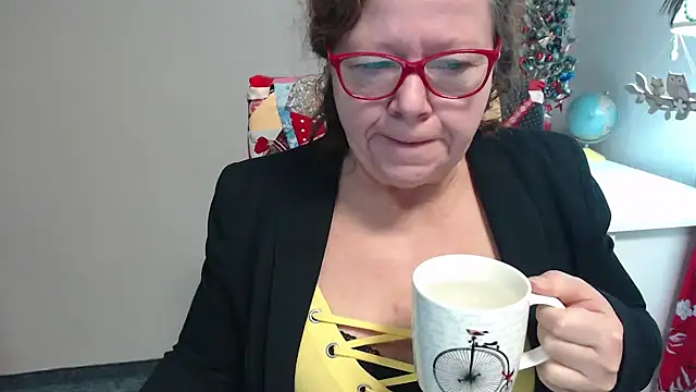 Snapshot of Adelewildx chatting on December 2024 04:45:01 AM Adelewildx online show from December 2024 04:45:01 AM