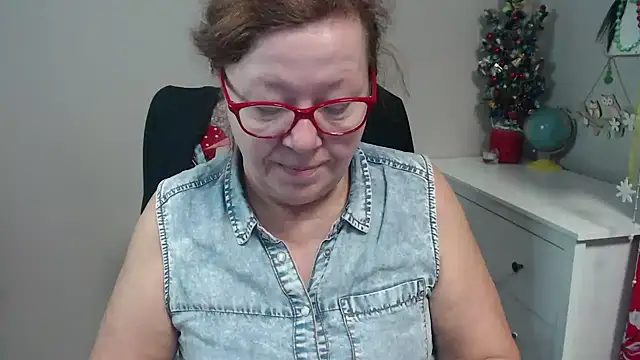 Snapshot of Adelewildx chatting on January 2025 04:50:02 AM Adelewildx online show from January 2025 04:50:02 AM