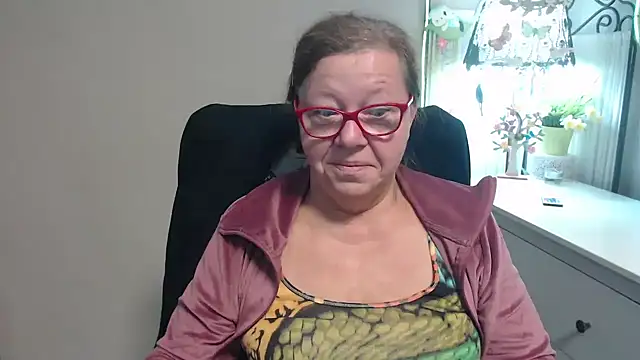 Snapshot of Adelewildx chatting on September 2025 03:20:01 AM Adelewildx online show from September 2025 03:20:01 AM