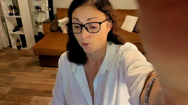 Snapshot of CaringSophie chatting on November 2025 05:12:02 PM CaringSophie online show from November 2025 05:12:02 PM