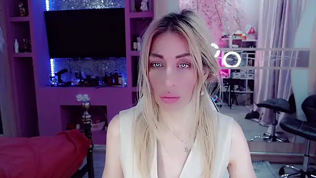 AnnieGOld  online show from December 2025 02:38:01 AM