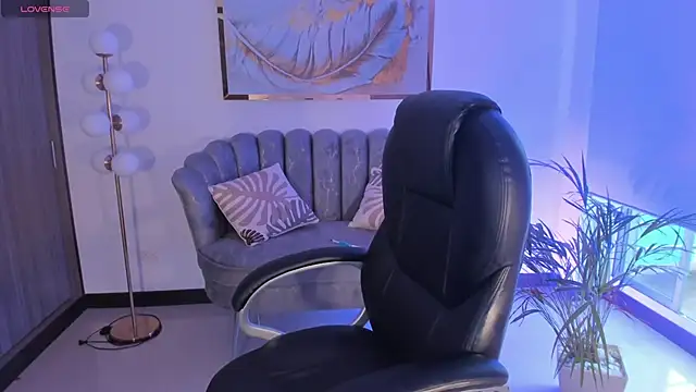 ZoePresleyX online show from February 2025 10:01:01 PM