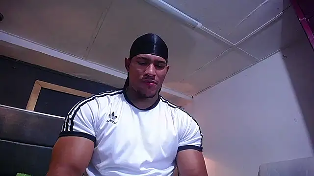 Snapshot of teddyfit19cm chatting on May 2026 01:25:02 AM teddyfit19cm online show from May 2026 01:25:02 AM