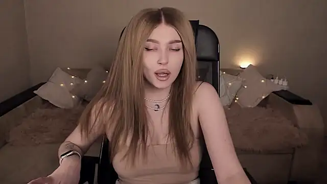 ViolettaLopez online show from February 2025 03:41:02 PM