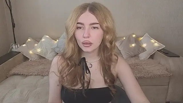 ViolettaLopez online show from October 2025 11:30:01 AM