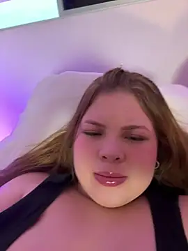 Snapshot of AshlyRouse chatting on February 2025 11:24:02 AM AshlyRouse online show from February 2025 11:24:02 AM