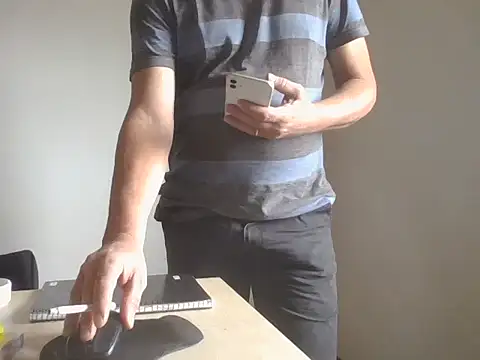 niceguyjr online show from November 2025 12:49:02 PM