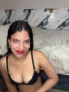 Snapshot of roman_and_jessie chatting on July 2026 07:07:01 AM roman and jessie online show from July 2026 07:07:01 AM