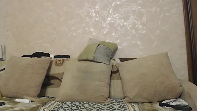 Amy August online show from November 2025 07:34:01 PM