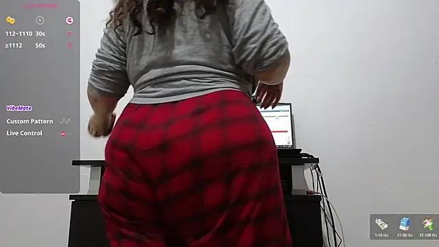 BBW MILF 4U online show from November 2025 03:00:02 PM