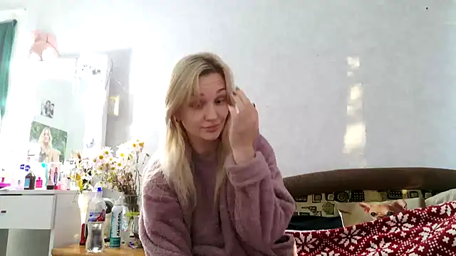 ModelEva online show from October 2025 01:01:02 PM