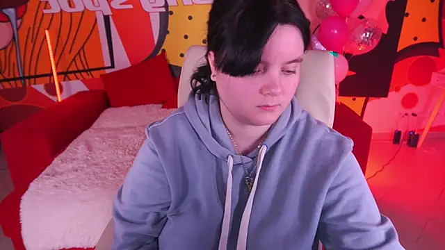 LittleShyy online show from February 2026 02:13:01 PM