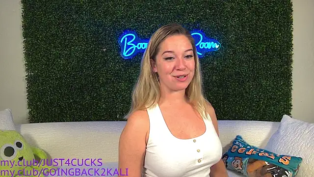 boomboomr00m online show from September 2025 02:10:01 PM