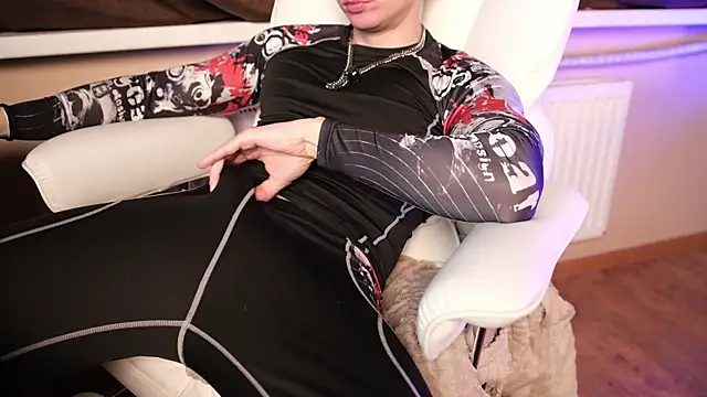 LuckyForesk1n online show from December 2025 10:17:02 PM