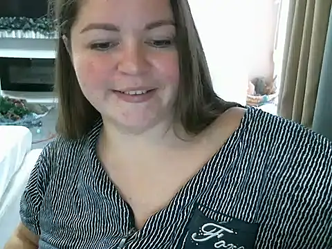 Snapshot of cute__cherry chatting on December 2024 01:01:02 PM cute  cherry online show from December 2024 01:01:02 PM