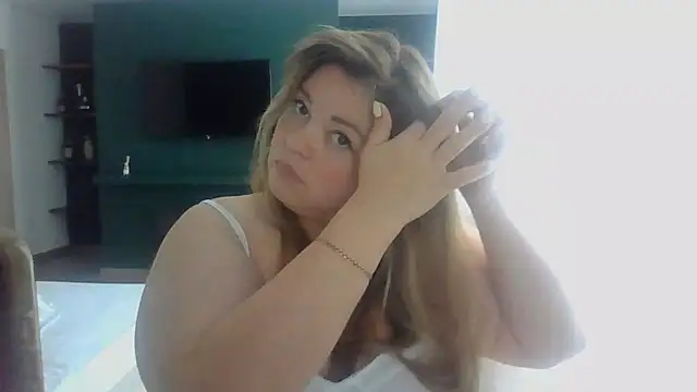 Snapshot of cute__cherry chatting on August 2026 01:05:01 PM cute cherry online show from August 2026 01:05:01 PM