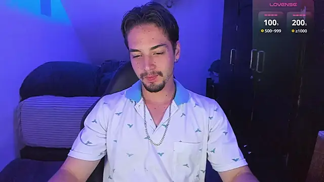 Snapshot of Alex_smith00 chatting on January 2025 11:24:01 PM Alex smith00 online show from January 2025 11:24:01 PM